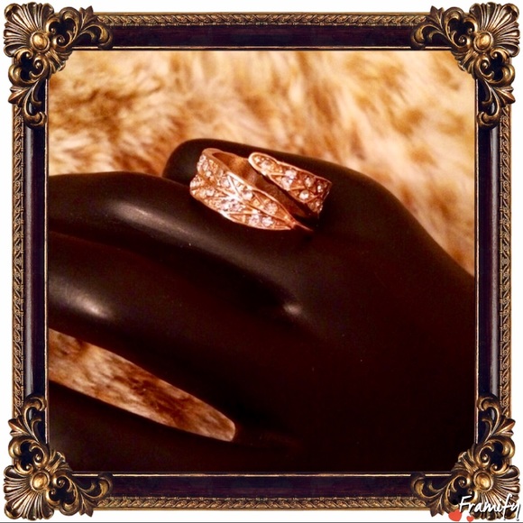 Trendy Leaf Open Crystal Fashion Ring - Picture 4 of 4